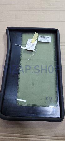 240100300885 - Стекло лобовое YTO ELG1604 (LX2004.45.017)